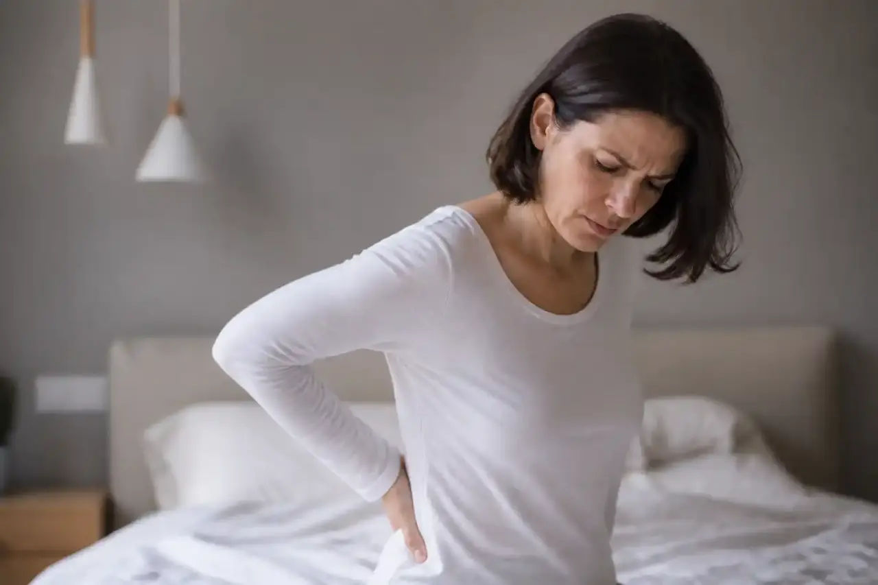 Fatigue et mal de dos : quels sont les signes d'alerte d'un cancer ?
